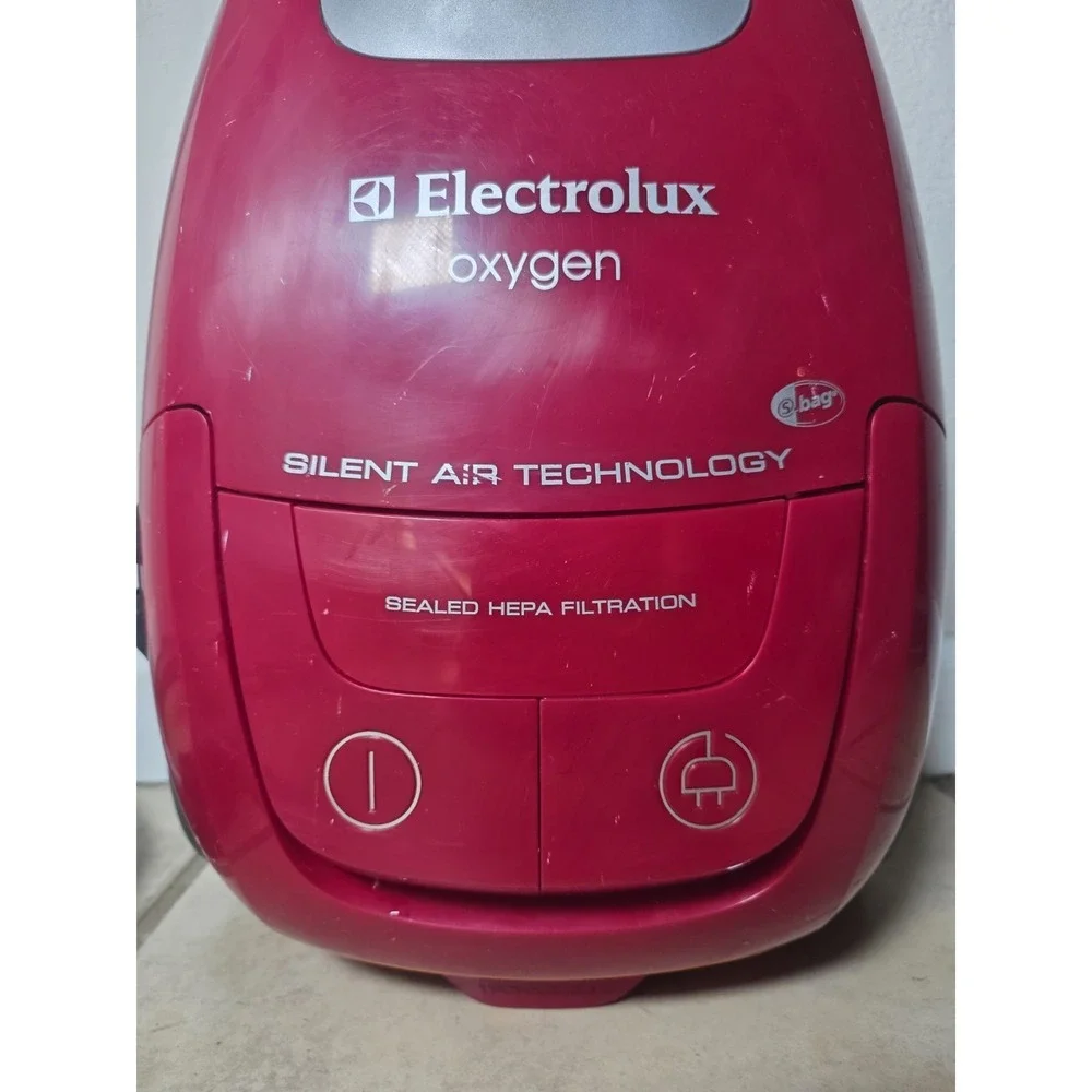 Electrolux Oxygen Cannister Vacuum With long Hose And Wide Brush!